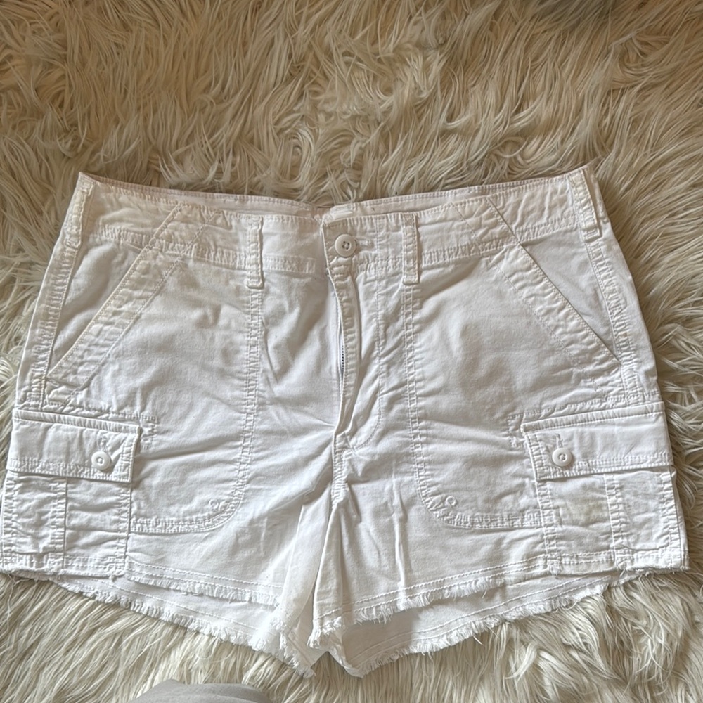 American Eagle Women's White Cargo Shorts